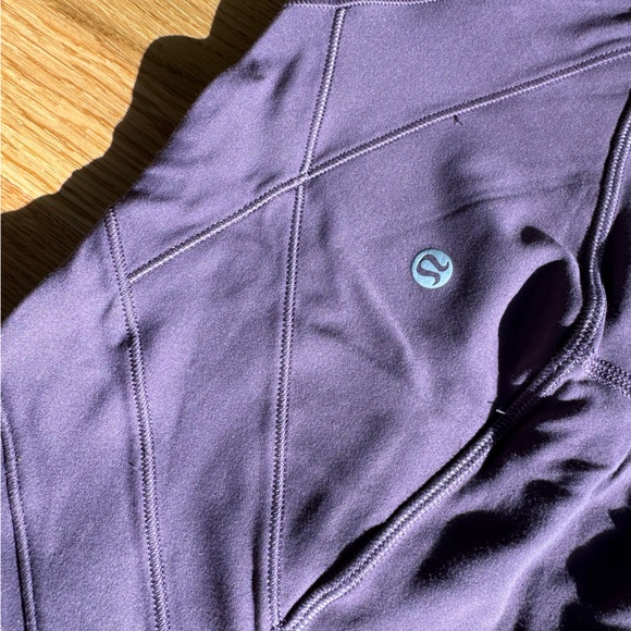 Lululemon align short grape thistle size 4 - Picture 4 of 4